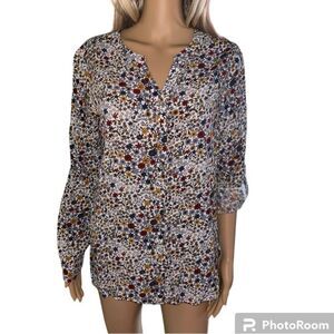 Jane and Delancey Bright Floral Hi Lo ButtonUp with Roll Tab Sleeves NWOT sz M